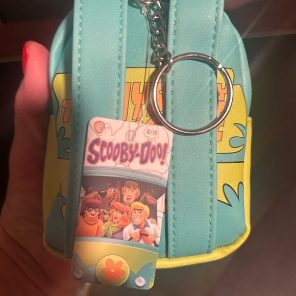 Scooby-Doo Mini Backpack Keychain - Picture 2 of 3